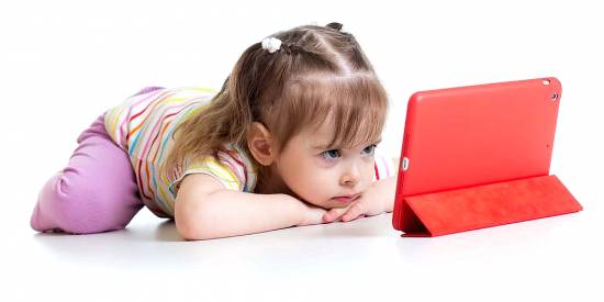 Mένουμε Σπίτι: 8 συμβουλές για να πλοηγούνται τα παιδιά με ασφάλεια στο διαδίκτυο